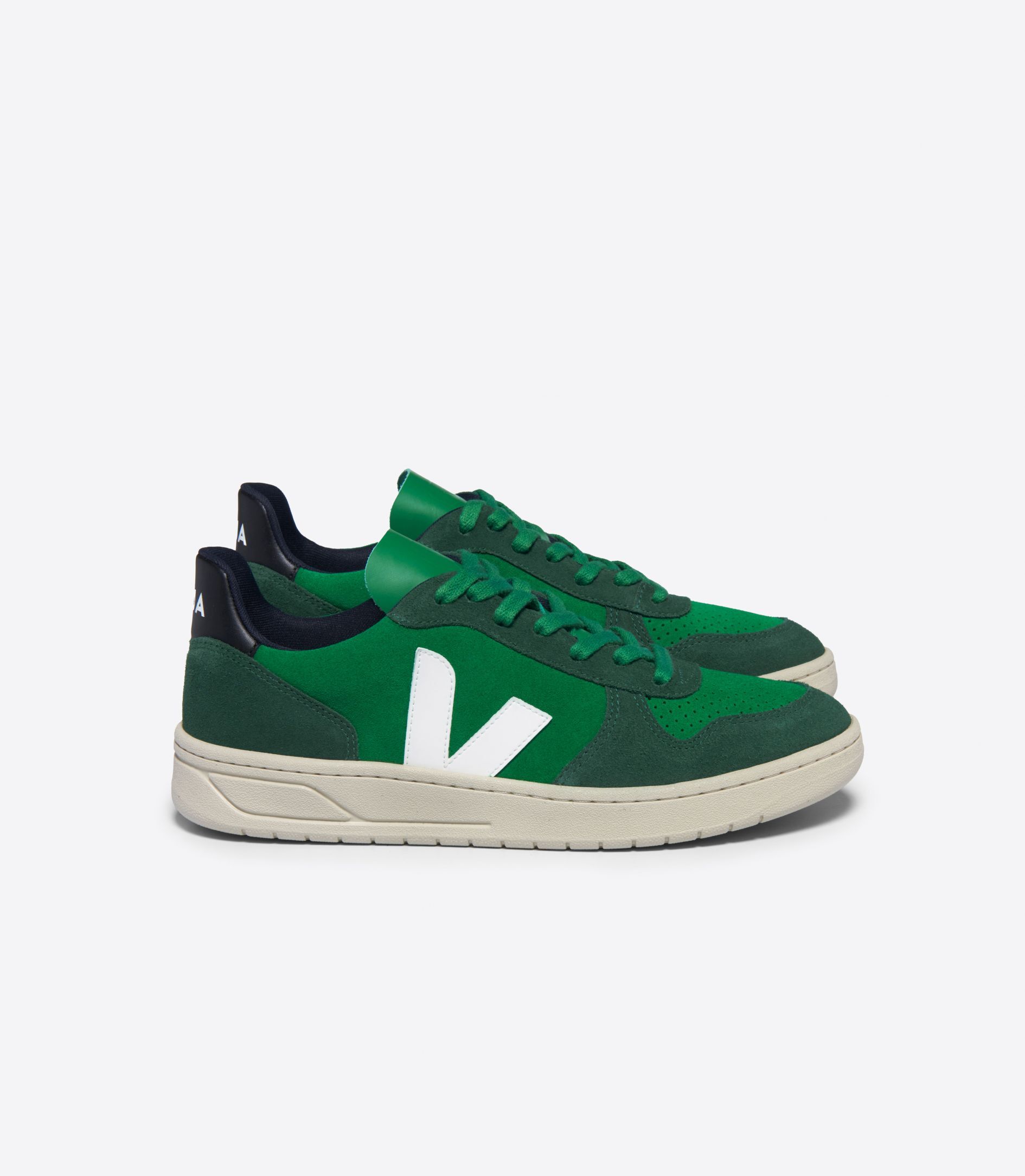veja-v10-suede-emeraude-pierre-black