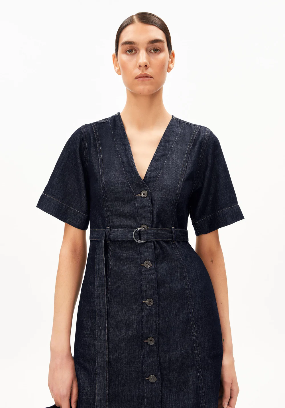 ARMEDANGELS - Robe en jean longue avec ceinture – Image 2